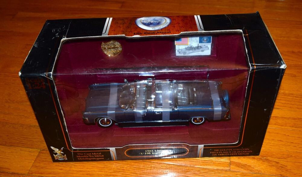 Vtg 1961 LINCOLN X-100 KENNEDY CAR 24k Plated Coin 1:24 Die Cast New/Old Stock